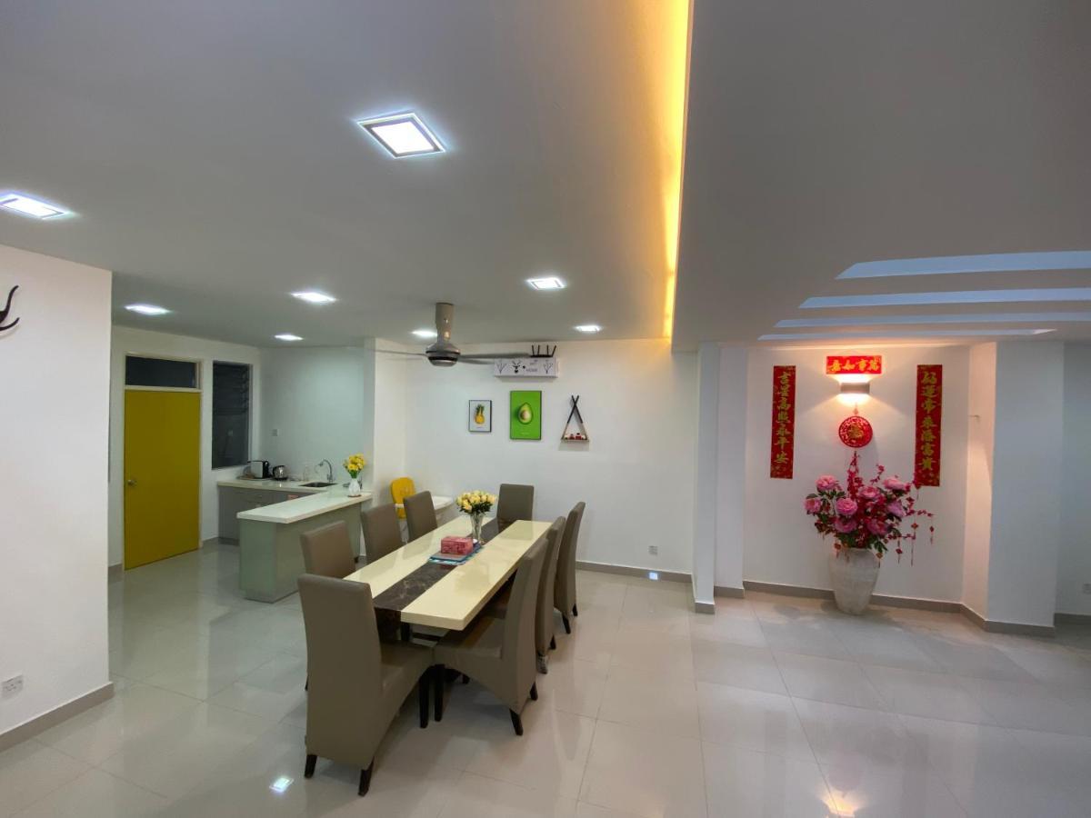 Entire Residential Home•Jia Residences Bkt Serdang沙登温暖的家 Seri Kembangan Exterior foto