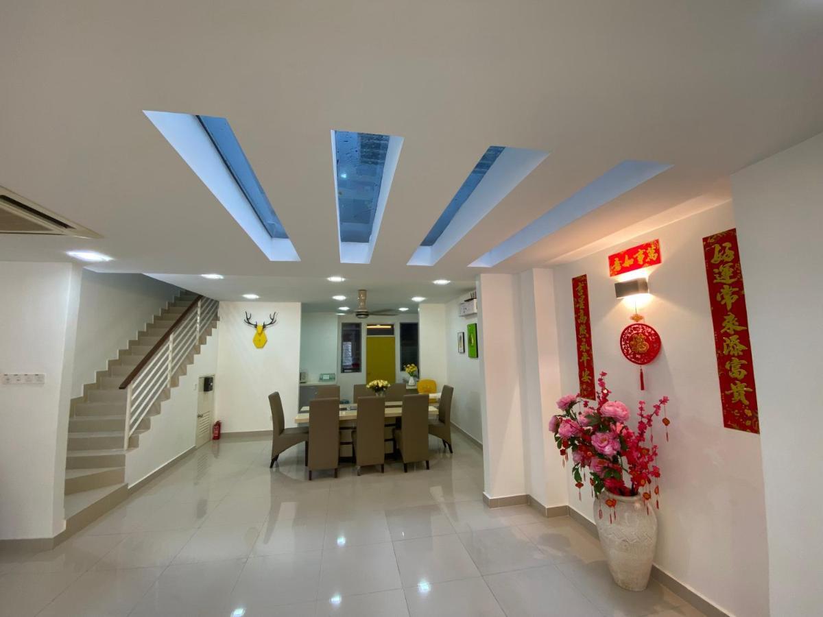 Entire Residential Home•Jia Residences Bkt Serdang沙登温暖的家 Seri Kembangan Exterior foto