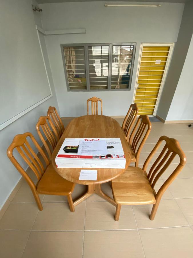 Entire Residential Home•Jia Residences Bkt Serdang沙登温暖的家 Seri Kembangan Exterior foto