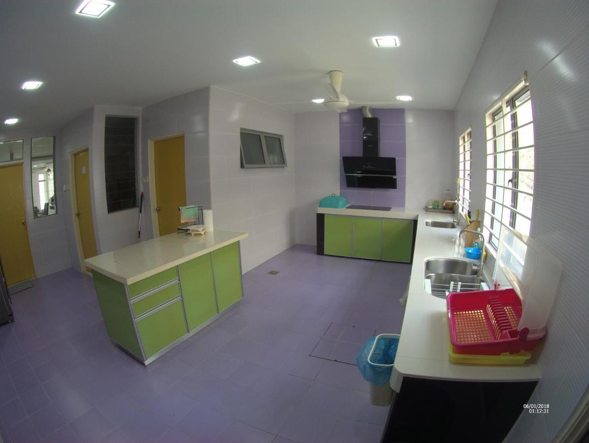 Entire Residential Home•Jia Residences Bkt Serdang沙登温暖的家 Seri Kembangan Exterior foto