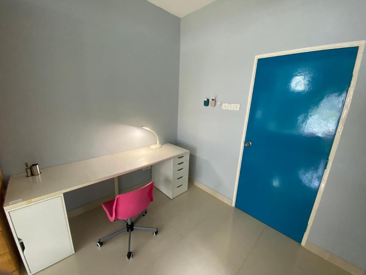 Entire Residential Home•Jia Residences Bkt Serdang沙登温暖的家 Seri Kembangan Exterior foto