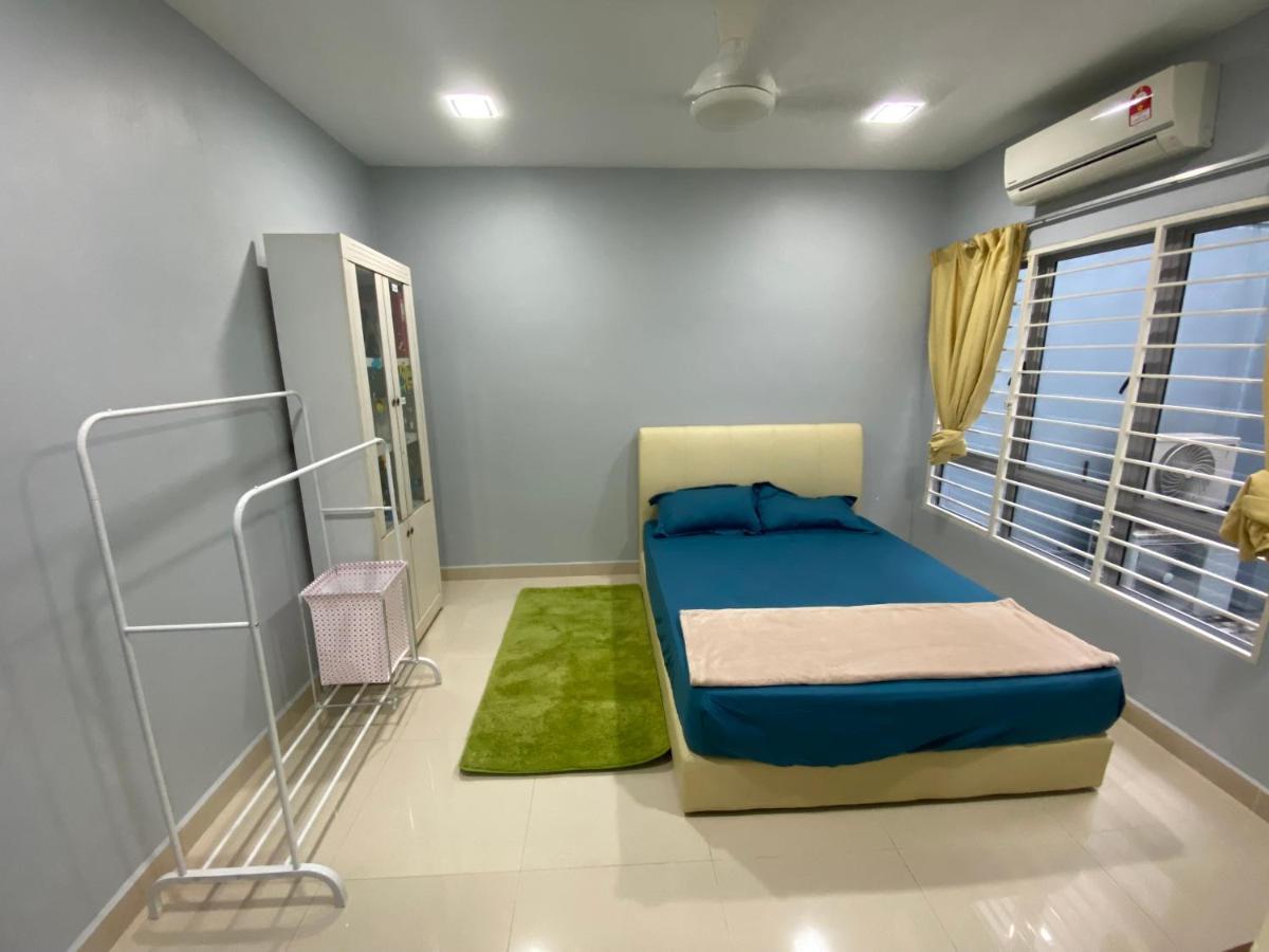 Entire Residential Home•Jia Residences Bkt Serdang沙登温暖的家 Seri Kembangan Exterior foto