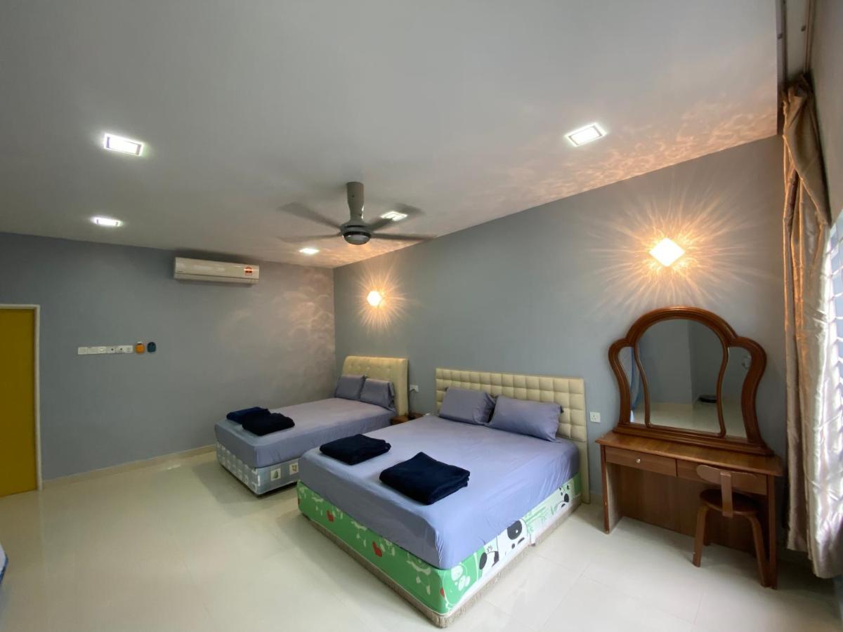 Entire Residential Home•Jia Residences Bkt Serdang沙登温暖的家 Seri Kembangan Exterior foto